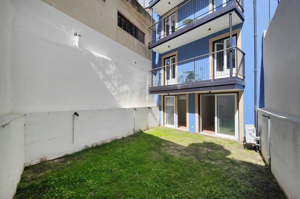 Apartment located next to Av. da Liberdade inserted in a new enterprise 109112341