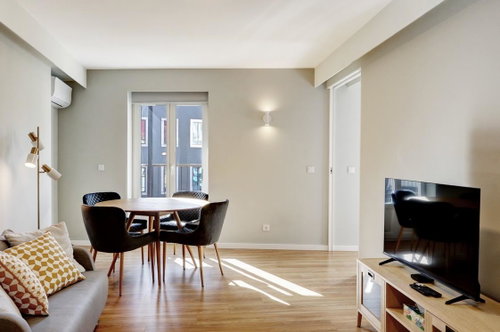 Apartment located next to Av. da Liberdade inserted in a new enterprise 3864331531