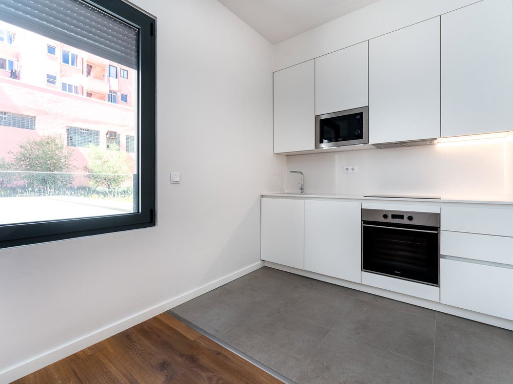Apartamento T2 com estacionamento e varanda 3490471036