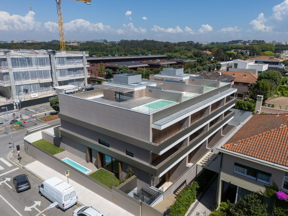 4 Bedroom Duplex Apartment with Garden, Pool and Box 4 Cars