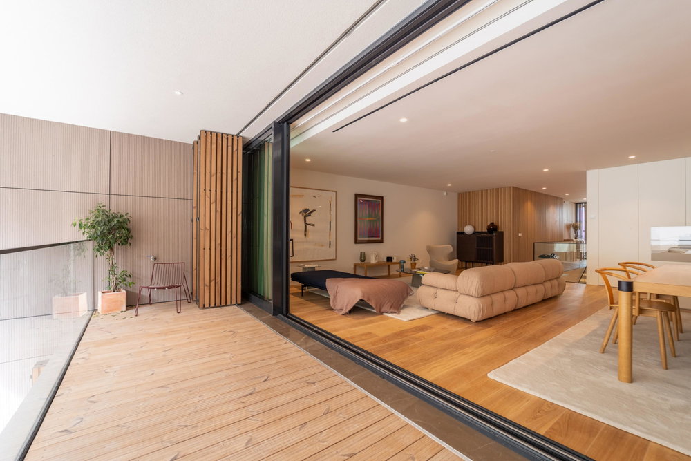 4 Bedroom Duplex Apartment with Garden, Pool and Box 4 Cars