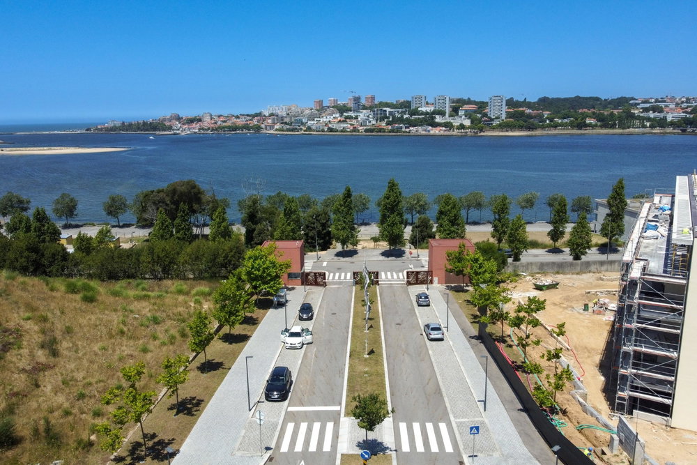 2-bedroom apartment with balcony and parking in Vila Nova de Gaia