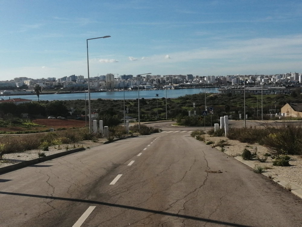 Land with infrastructure completed in Ferragudo, Algarve 315375857
