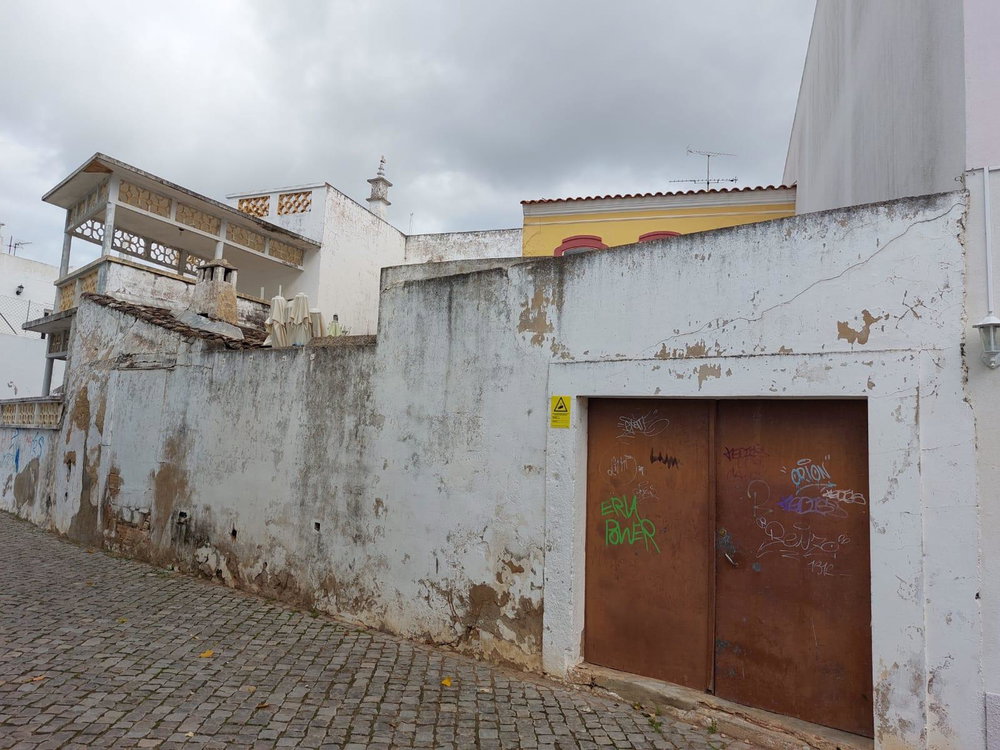 10 bedroom villa, located in the Historic Center of Tavira, Algarve 3671436196