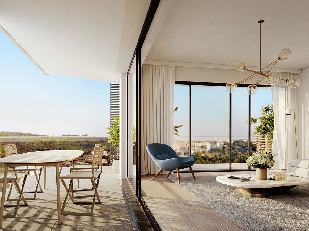 4 bedroom apartment, with balcony in Avenidas Novas, Lisbon