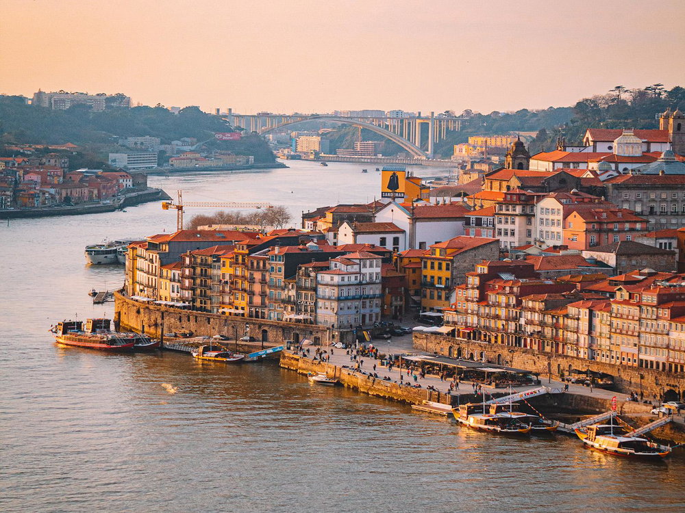 1 bedroom duplex apartment with balcony in the historic center of Porto