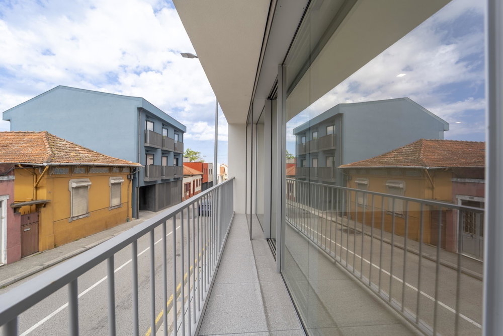 4 bedroom triplex villa, located next to CLIP and Parque da Cidade