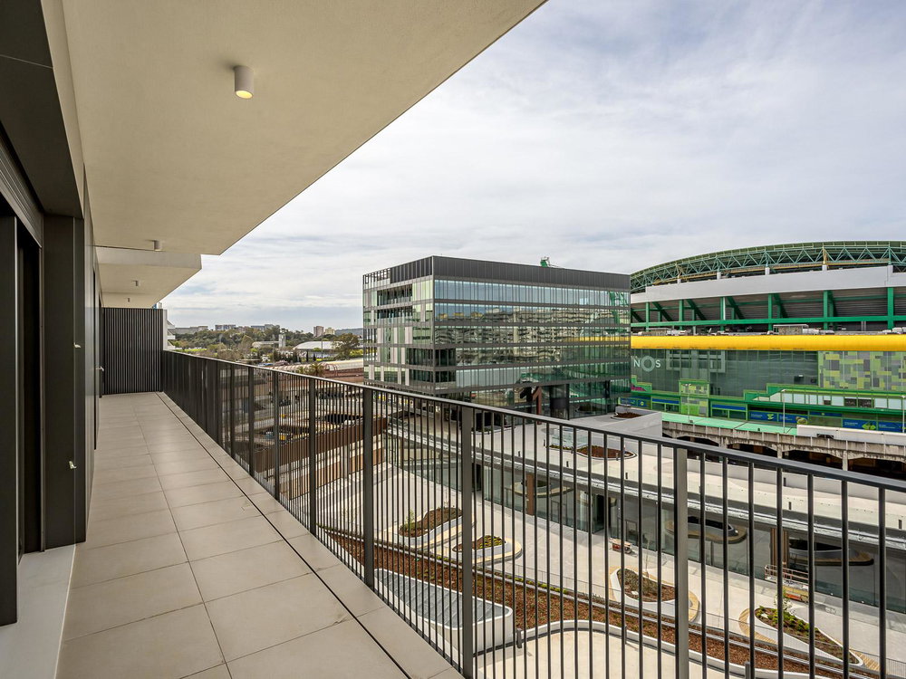 4 bedroom apartment with balcony and parking in Campo Grande