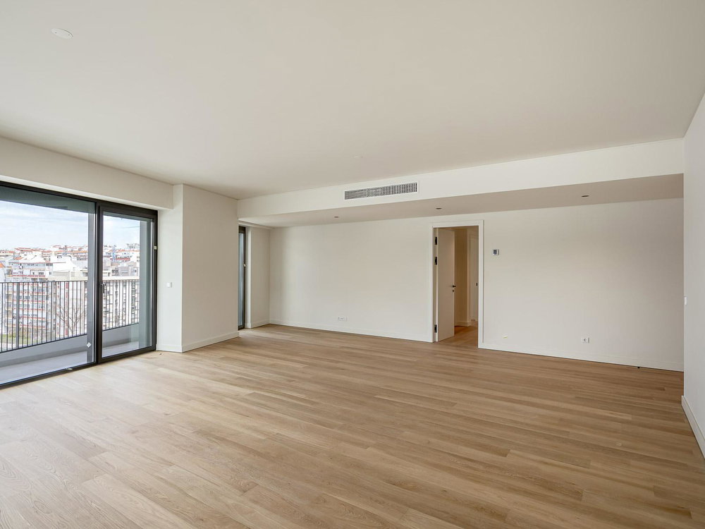 4 bedroom apartment with balcony and parking in Campo Grande