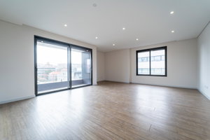 4 bedrooms apartment with balcony in Boavista, Porto 434035822