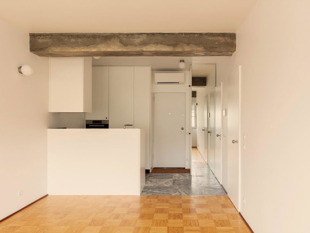 1 bedroom apartment in renovated development in downtown Porto