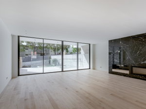 4 bedroom villa with garden inserted in a new development in Cascais