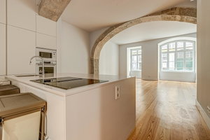 1 bedroom flat with private patio, located in Chiado, Lisbon 1674288712