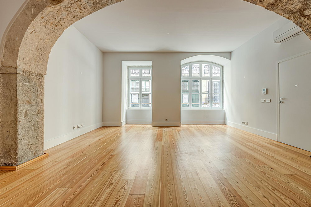 1 bedroom flat with private patio, located in Chiado, Lisbon 1674288712