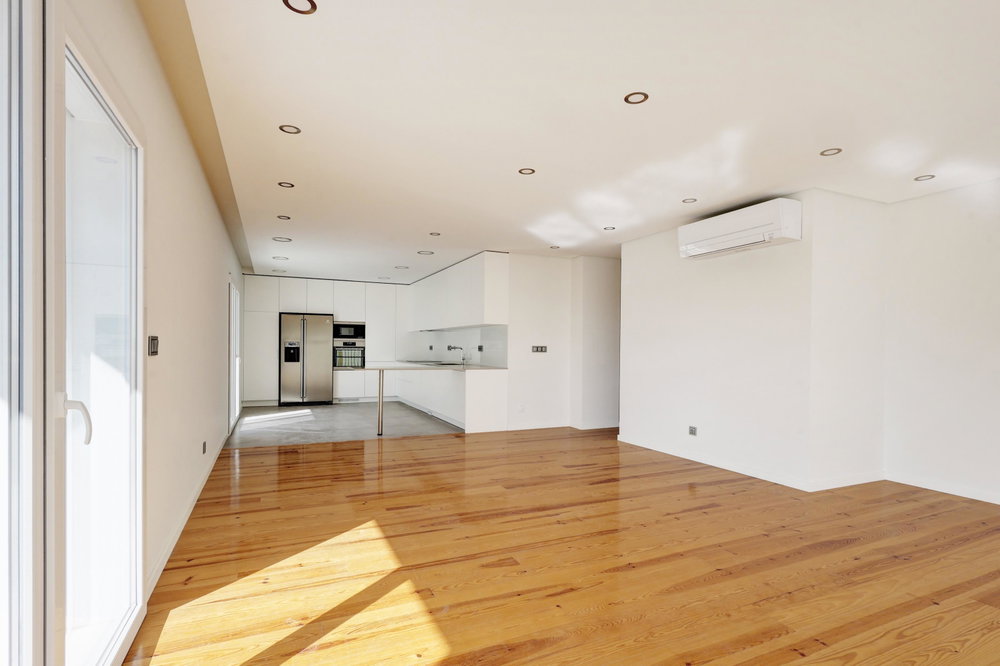 4 bedroom flat with balcony in new development, Estoril