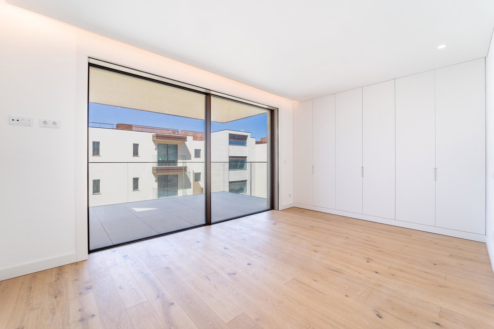 Apartamento T2 novo com varanda vista rio 2517008169
