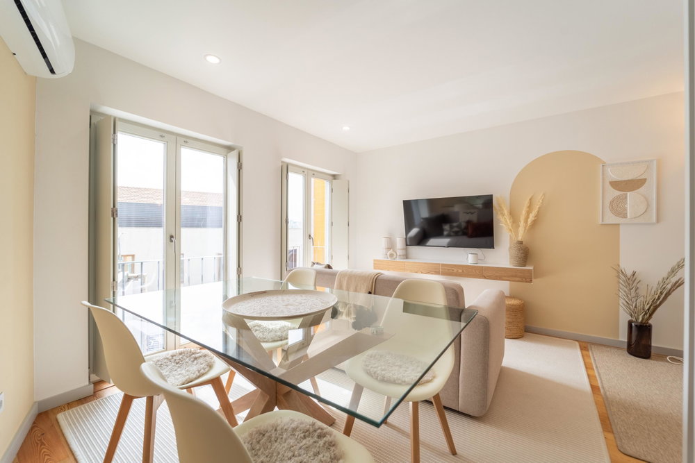 2 Bedroom Duplex Apartment with AL and Garage in Downtown Porto