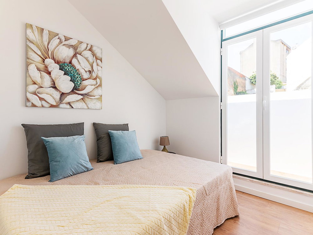 Refurbished and furnished 2 bedroom flat with balcony overlooking the river in São Vicente