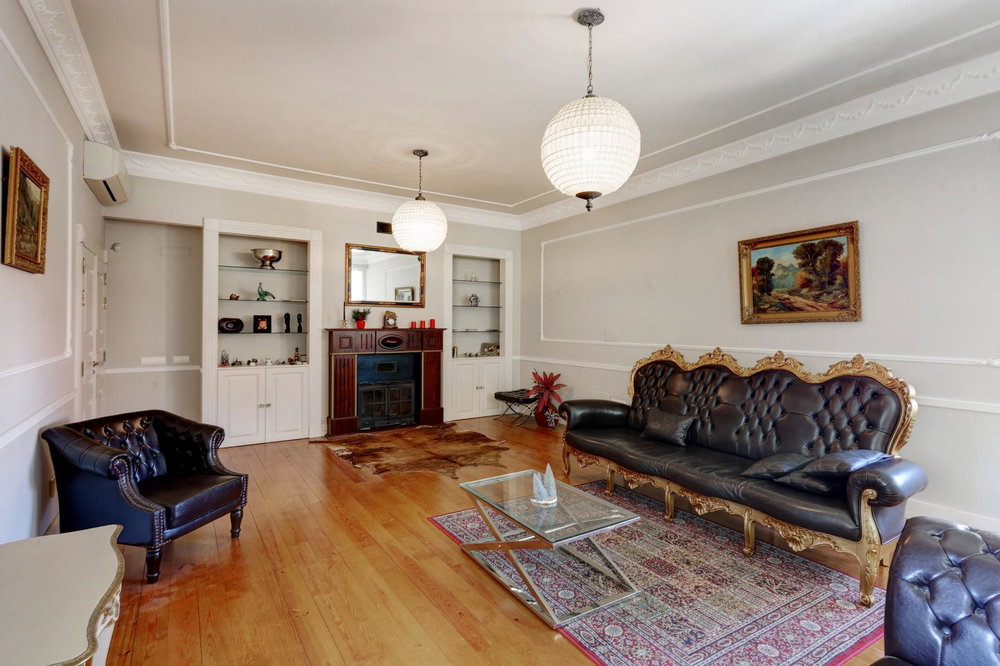 4 bedroom villa with heated pool and 2 parking spaces in Arroios 2771245927