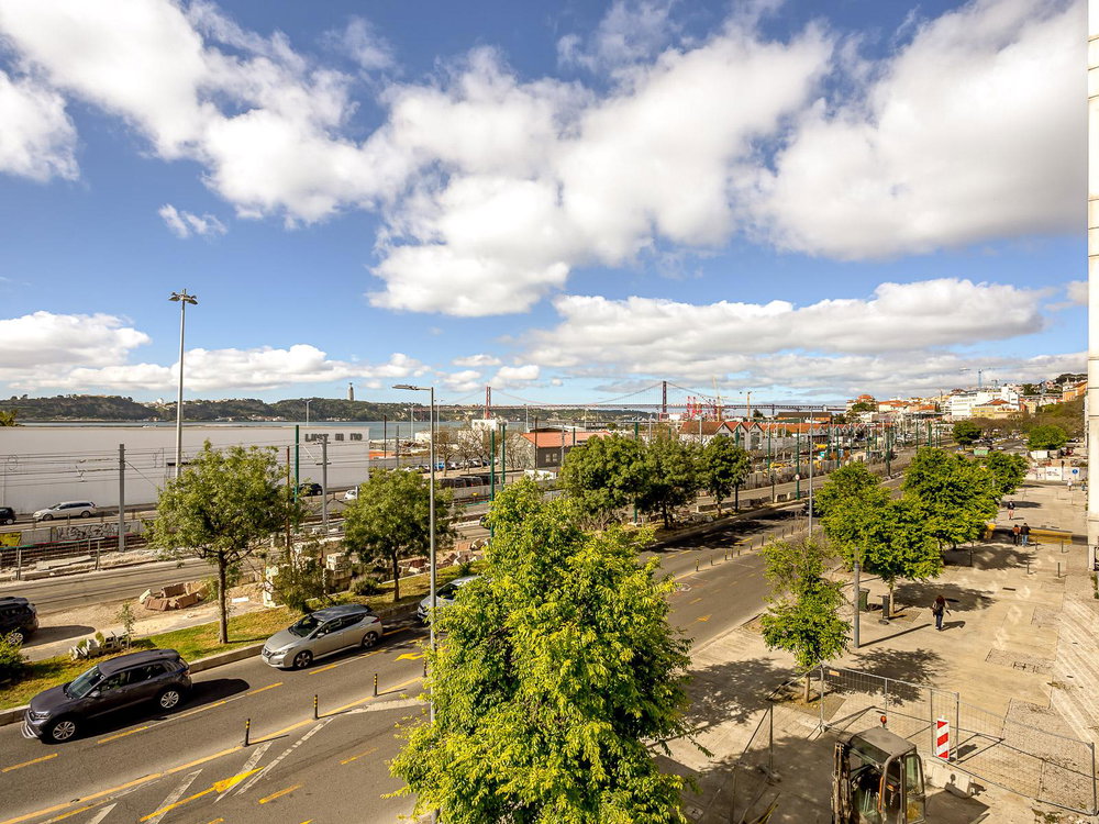 3 bedroom flat with balcony in new development in Santos, Lisbon 2328014555