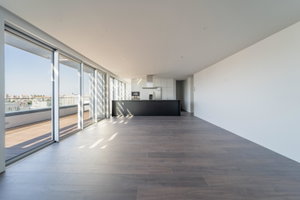 3 bedroom penthouse with terrace, in a new development in Sra. da Hora
