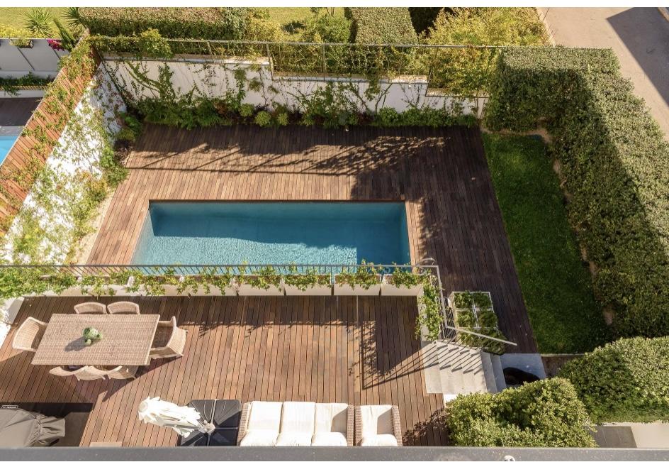 3-bedroom house with heated swimming pool and roof terrace with sea views, Valadares