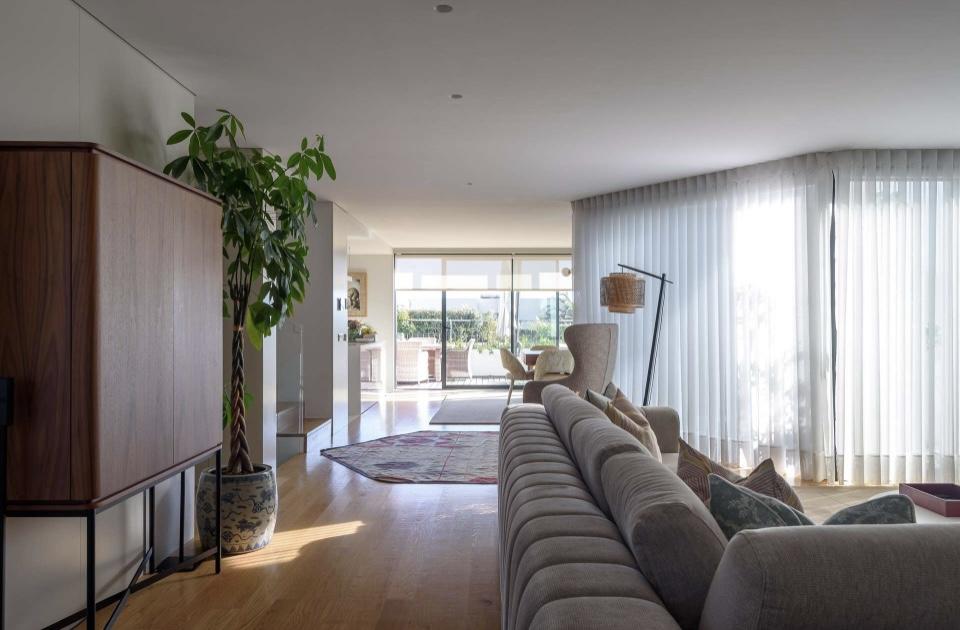 3-bedroom house with heated swimming pool and roof terrace with sea views, Valadares