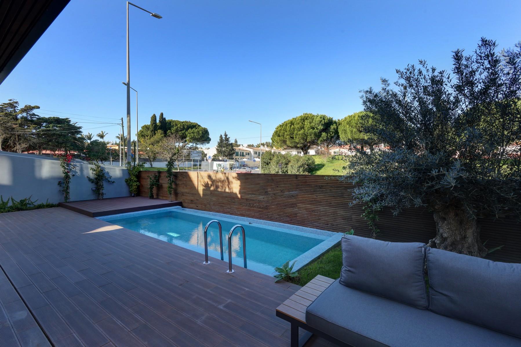 4 bedroom villa with garden and swimming pool in Cobre Cascais