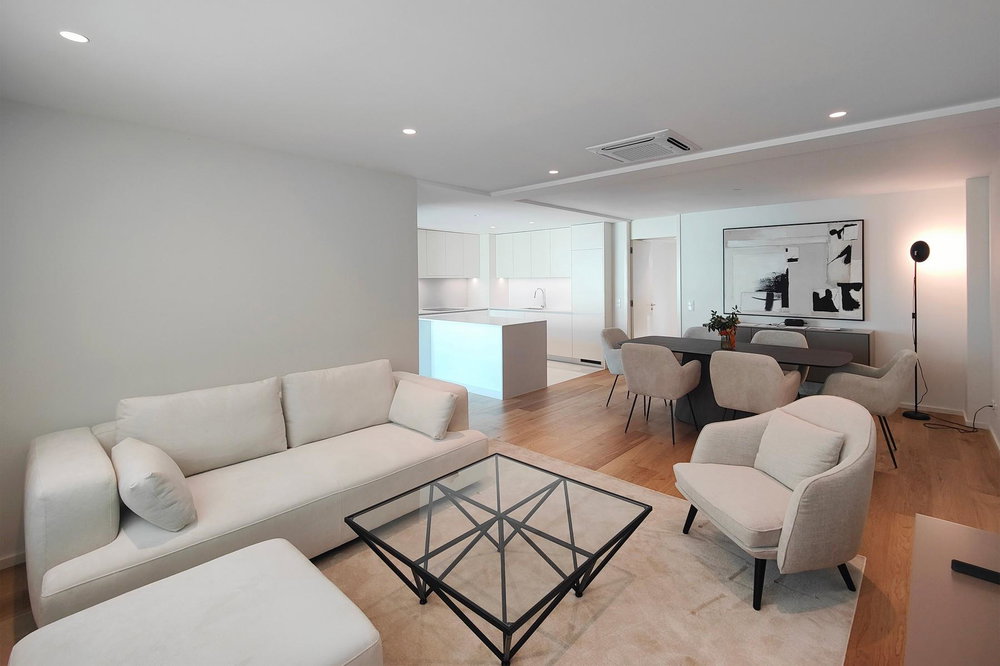 3 bedroom flat with balcony and parking next to Parque Eduardo VII 2459401219