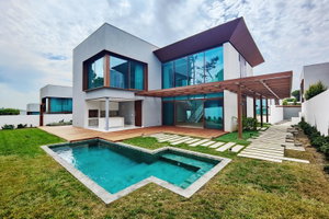 4 bedroom villa with garden and swimming pool in new development in Estoril 2553922441