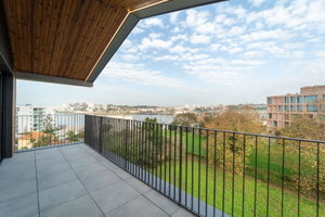 New 4 bedroom villa with pool and garden in Afurada