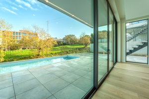 New 4 bedroom villa with pool and garden in Afurada