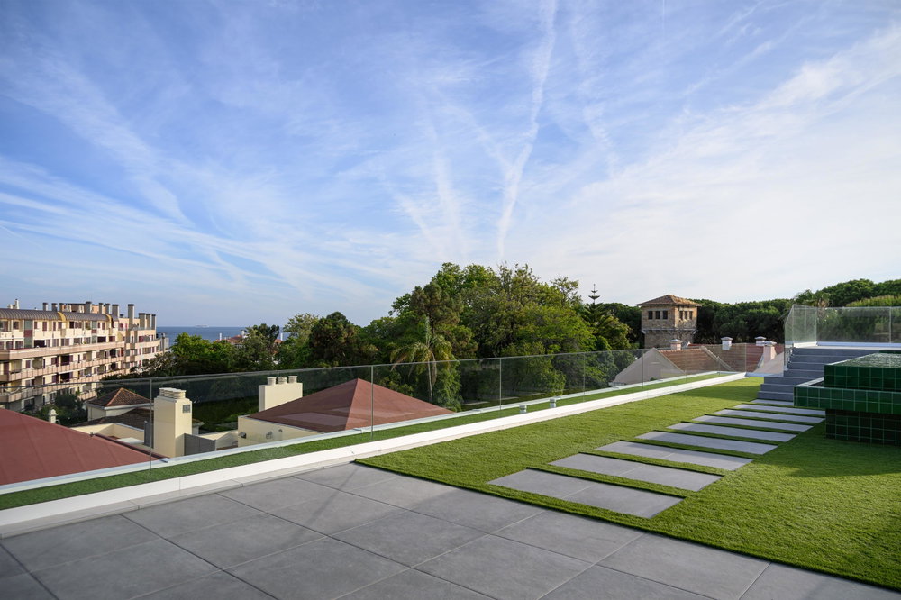 5 bedroom duplex flat, with private pool, in Estoril next to the Casino