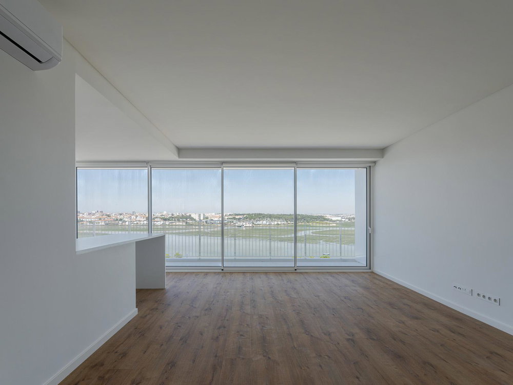 3 bedroom flat with balcony in new development in Seixal 866214948