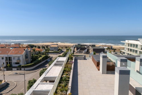 3 bedroom flat with terrace and next to the beach, in Canidelo 1328192513
