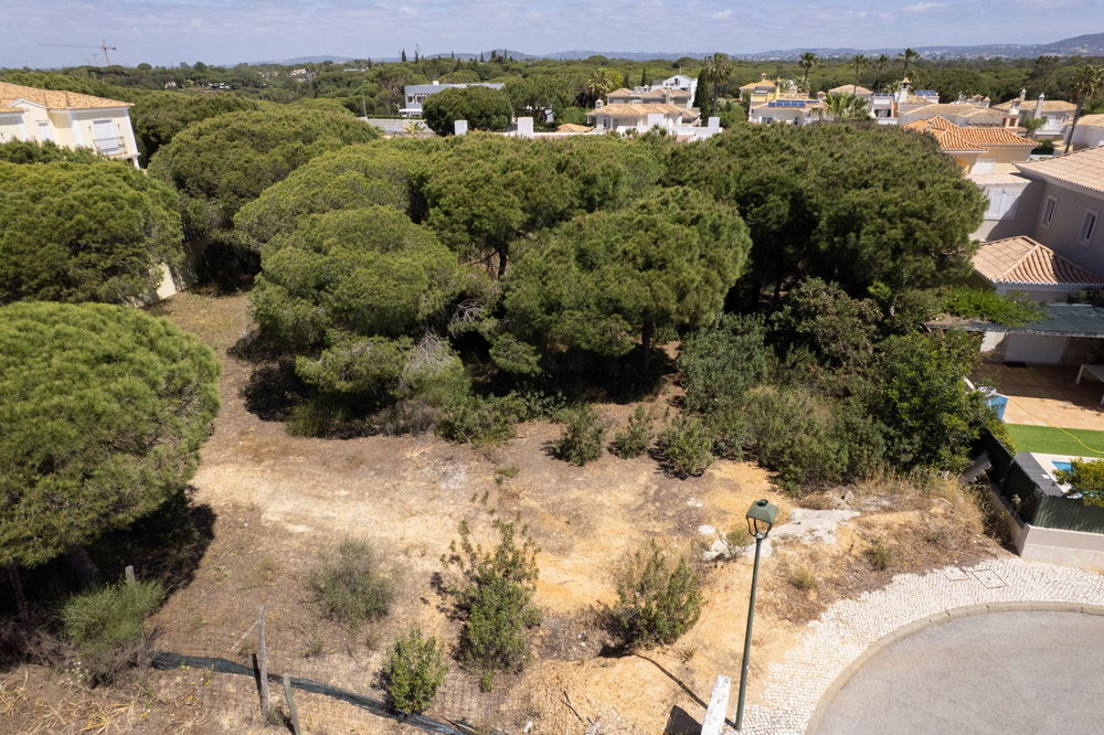 Plot for construction of detached house, Varandas do Lago, Almancil, Algarve