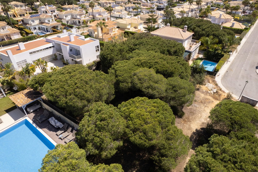 Plot for construction of detached house, Varandas do Lago, Almancil, Algarve