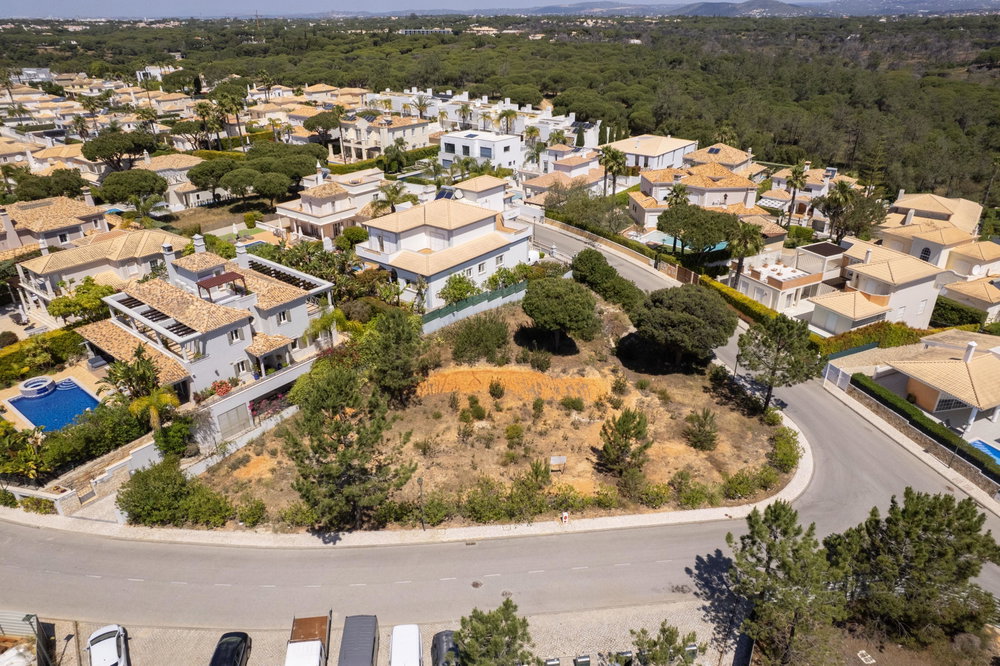 Plot for construction of detached house, Varandas do Lago, Almancil, Algarve 283121801