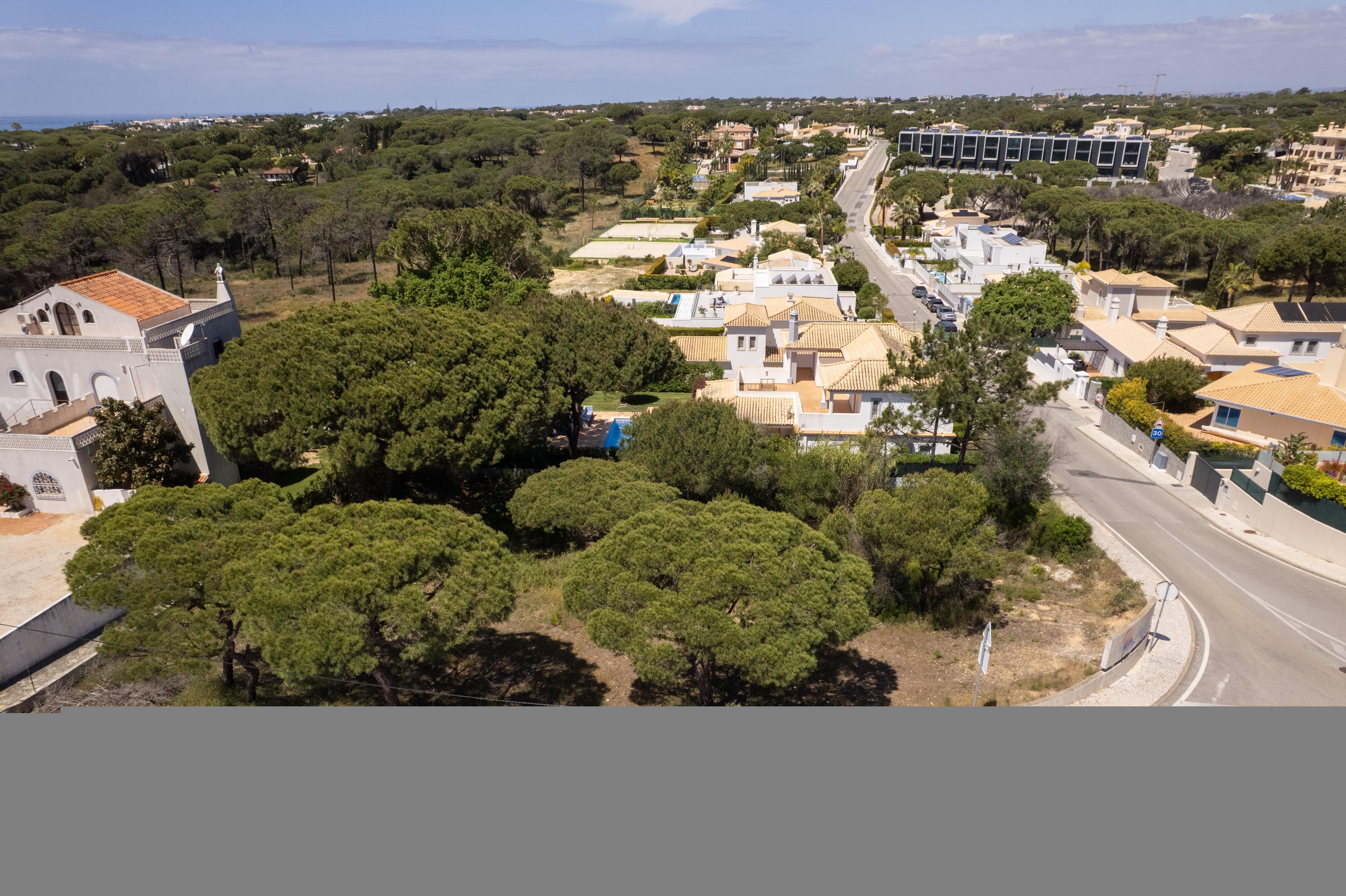 Plot for construction of a detached house in Vilas Alvas Almancil Algarve