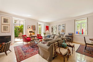 5 bedroom duplex flat with garden of 35m2 in Campo Mártires da Pátria, Lisbon 4010648562