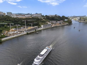 2 bedroom flat with outdoor area, next to the Douro River 645803350