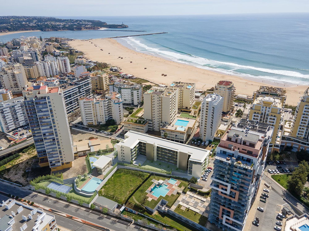 2 bedroom flat with balcony, in Praia da Rocha