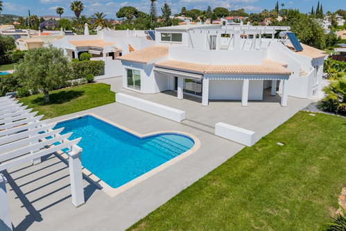 Moradia T4 com piscina em Vilamoura, Algarve 2465504979
