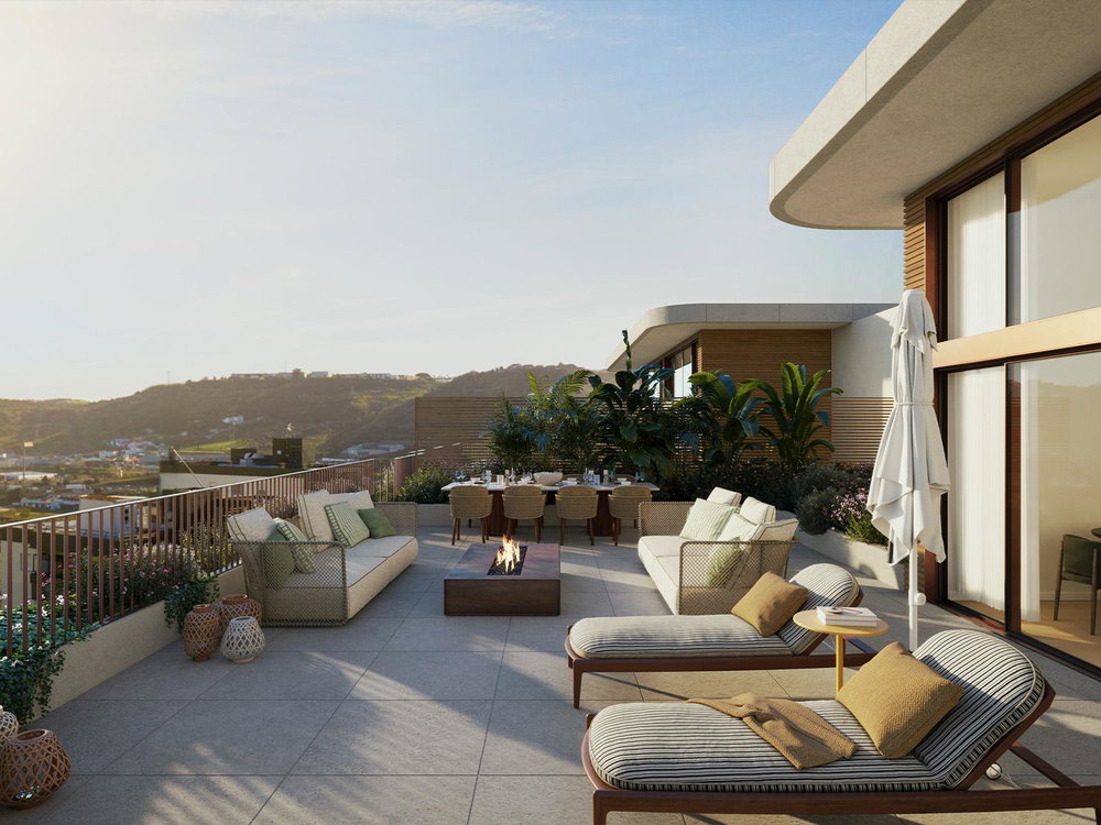 4 bedroom flat with balcony and terrace in Santo António dos Cavaleiros