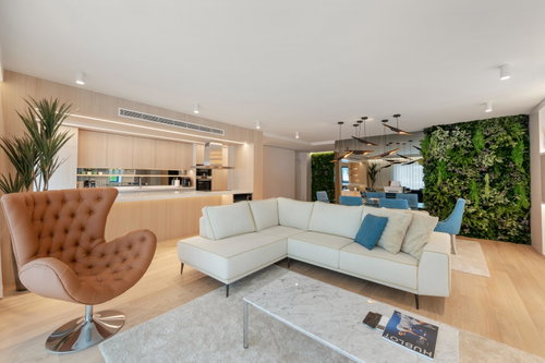 3 bedroom flat, with an area of 150 m2, with 2 boxes, in Monte Estoril 3952242305
