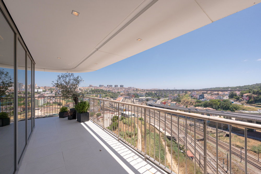 3 bedroom flat in Lisbon in the Infinity development