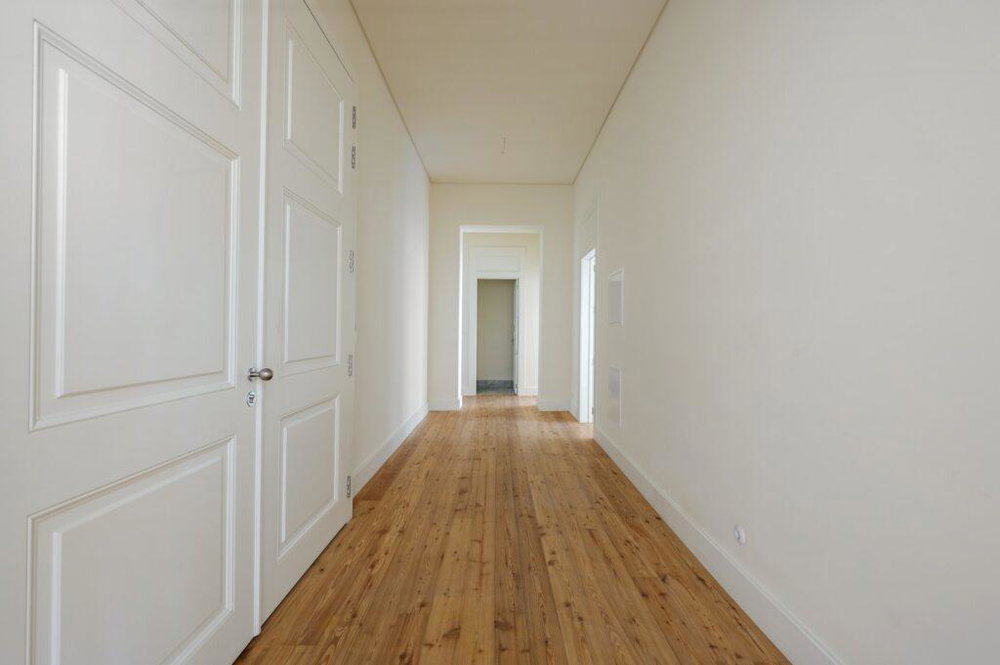 3-bedroom apartment with two parking spaces, available for sale in the prestigious Palácio Schindler. 3629804869