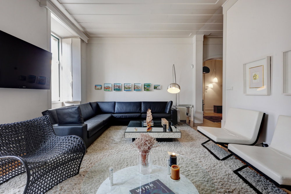 4 bedroom flat, with parking, in the centre of Chiado, Lisbon 1164553925