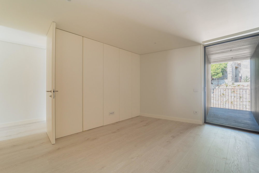 2 bedroom flat with balcony in a new development in Porto