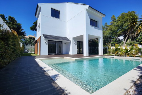 Refurbished 5 bedroom villa with swimming pool in Livramento – Estoril 428032827